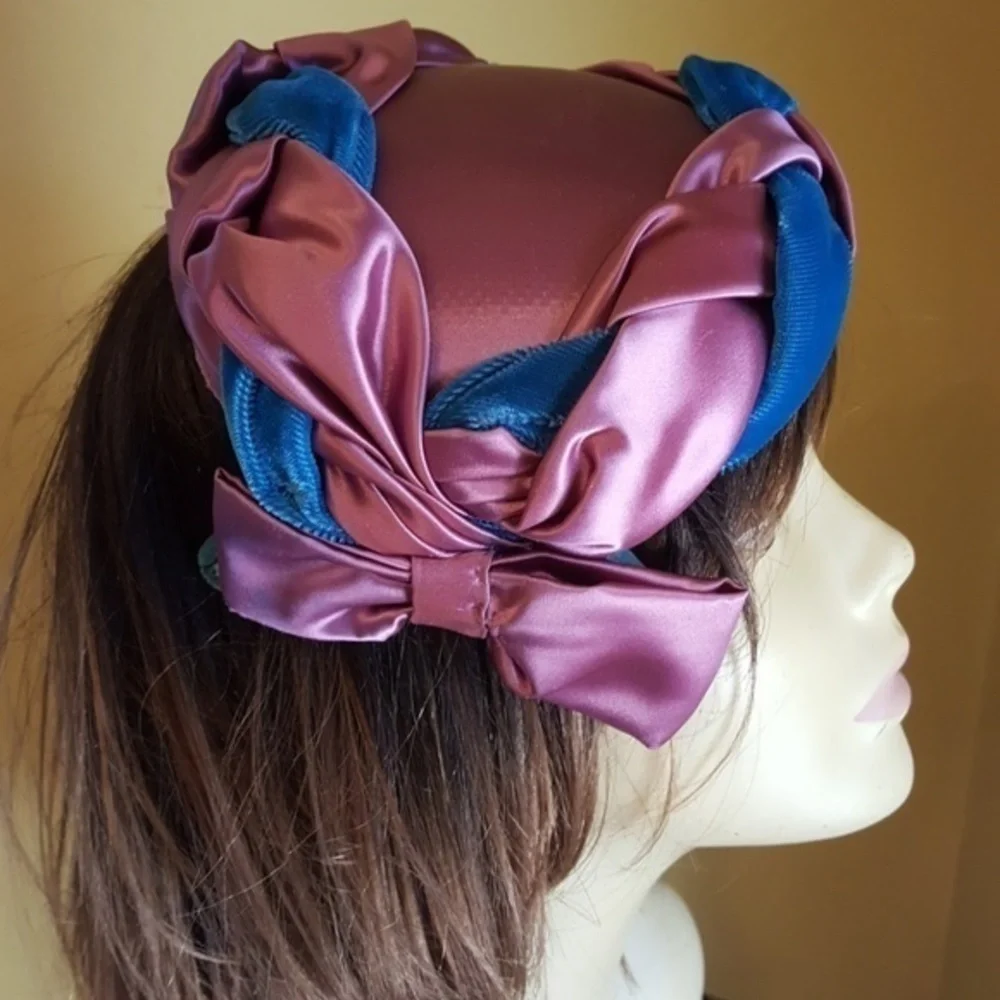 VINTAGE PINK  BLUE WEAVING TWIST BOW‎ ON SIDES  CAPLET HAT TEA CHURCH HAT - Picture 3 of 9